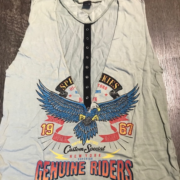 Sleeveless Plunging Neck Chocker Graphic Tee - Picture 3 of 8